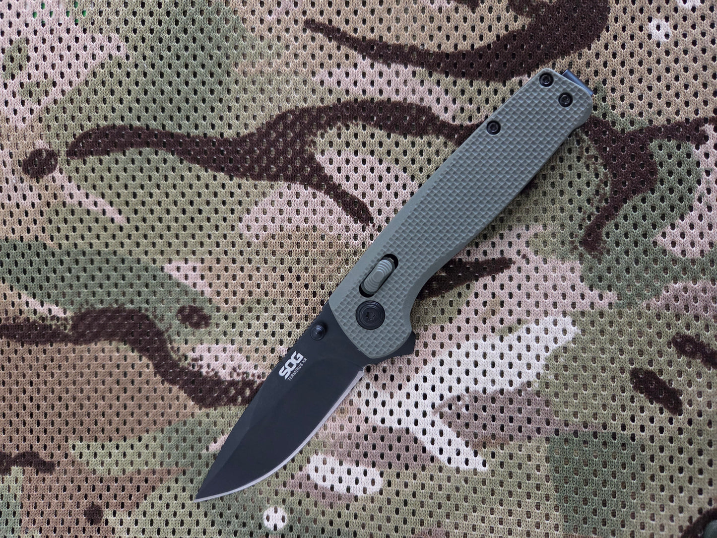 SOG Pocket knife