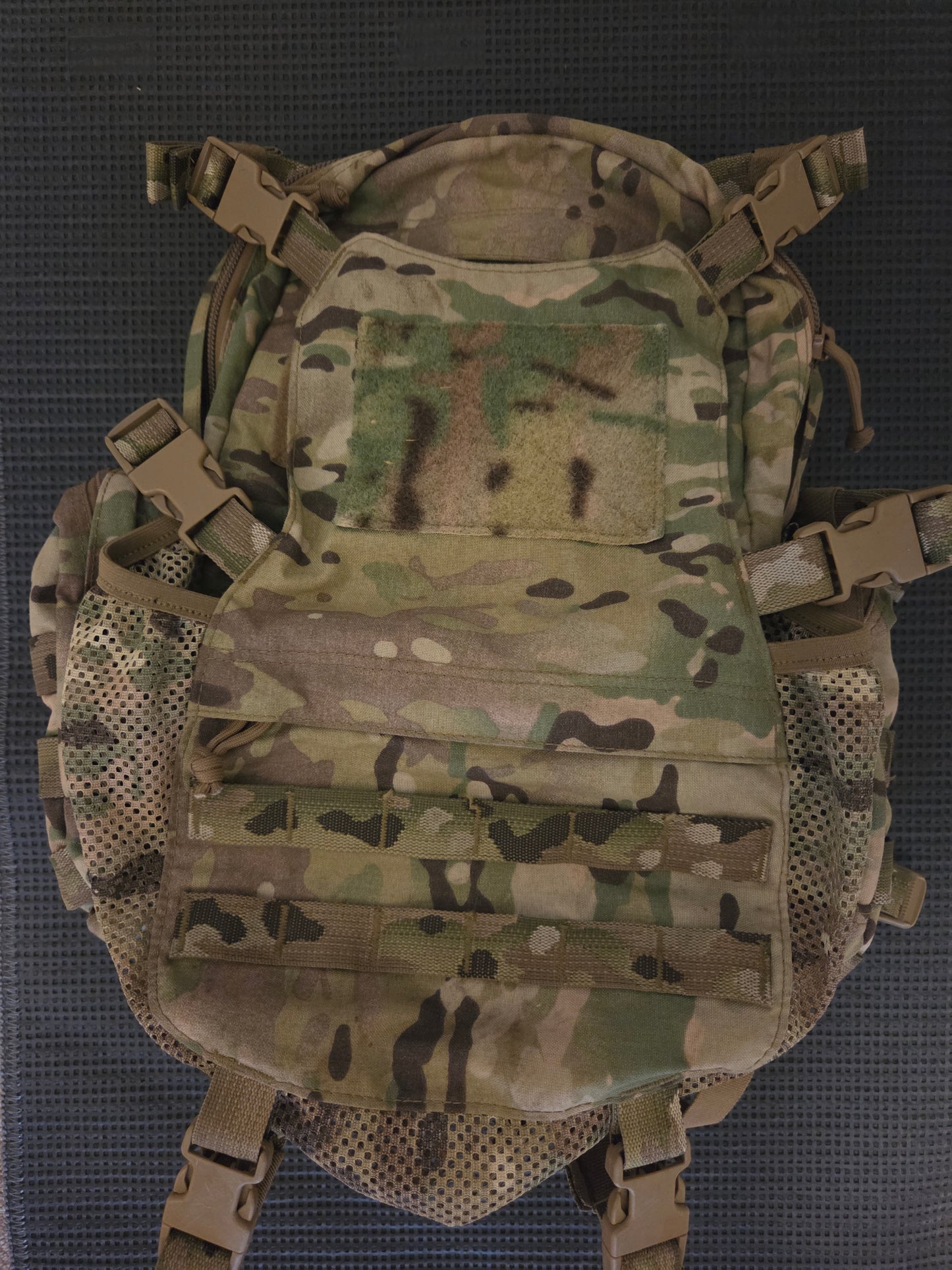 Warrior Helmet Cargo 28L