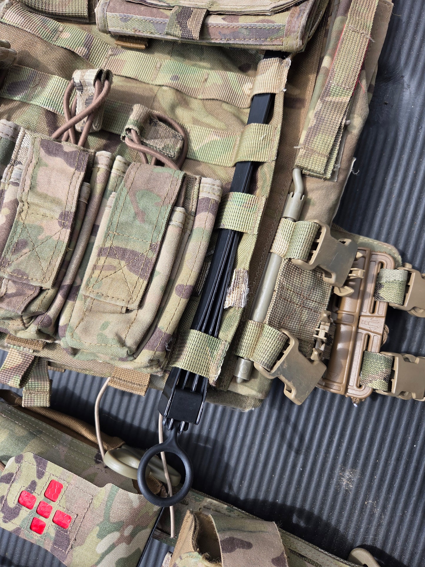 Tactical Quickpull Handcuffs