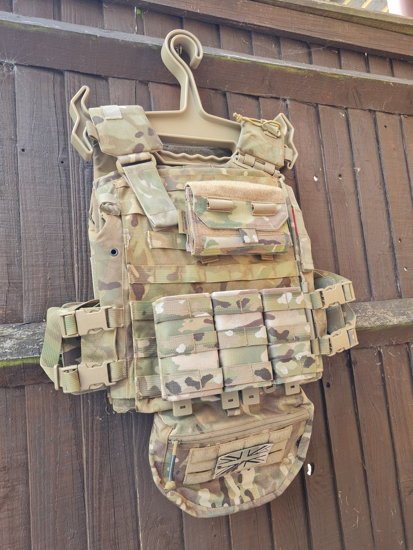 Plate Carrier Hanger