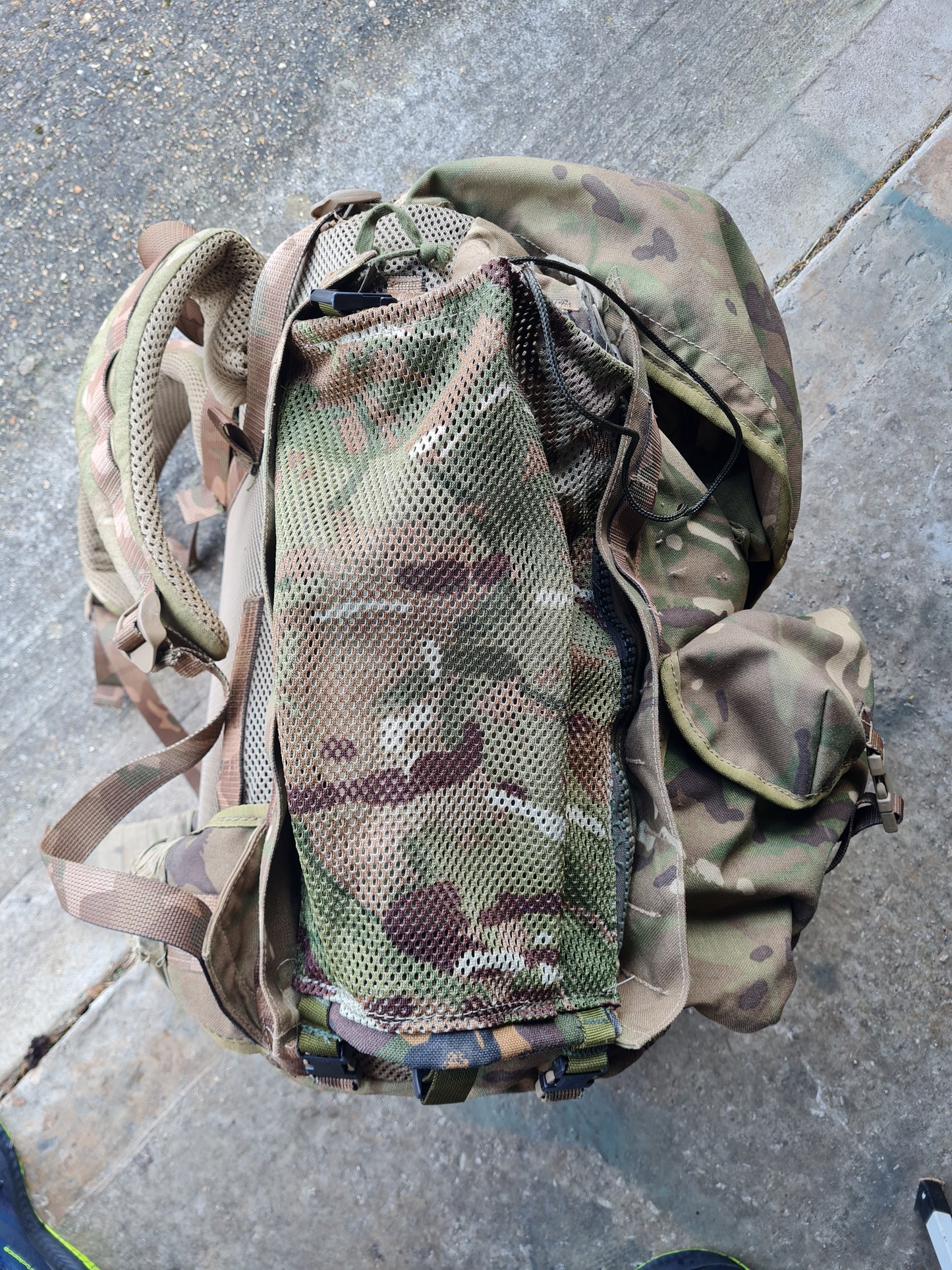 Multicam Mesh Side Pouches