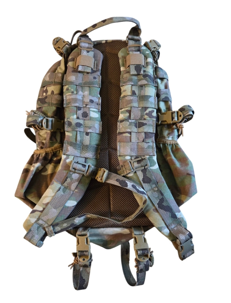 Outpost 12L Helmet Cargo