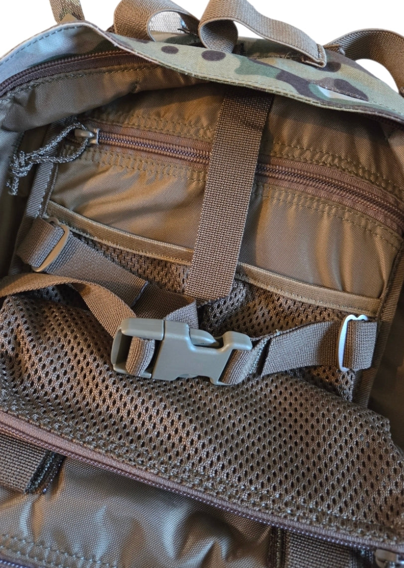 Outpost 12L Helmet Cargo